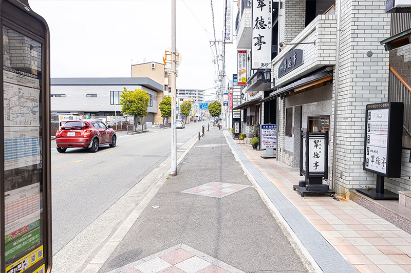 千里中央駅のバスよりかとう整形在宅クリニックまで2